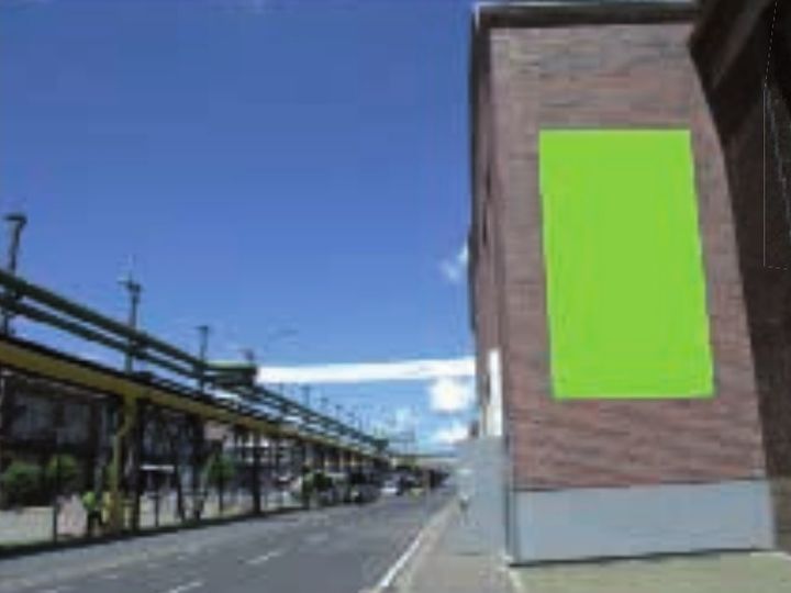 Beispielfoto: Banner am Aussteller-Eingang, die grüne Fläche zeigt die Position
